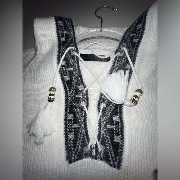 Handmade Alpaca Cream Sweater with Black Trim - Picture 10 of 16